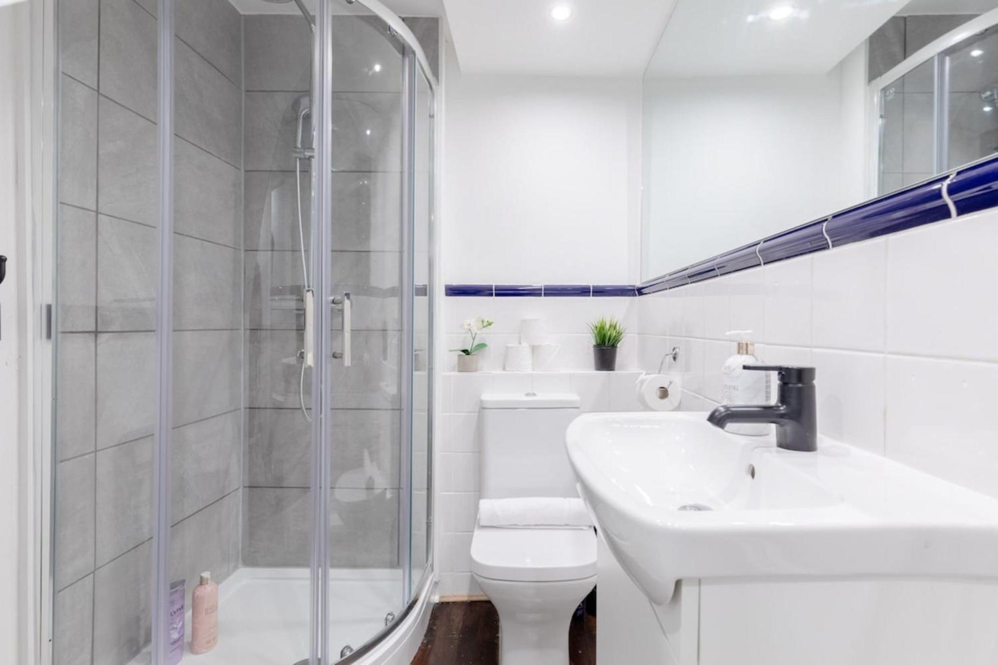Appartamento & Charmingly Curated 1bd Wifi Fulham Londra